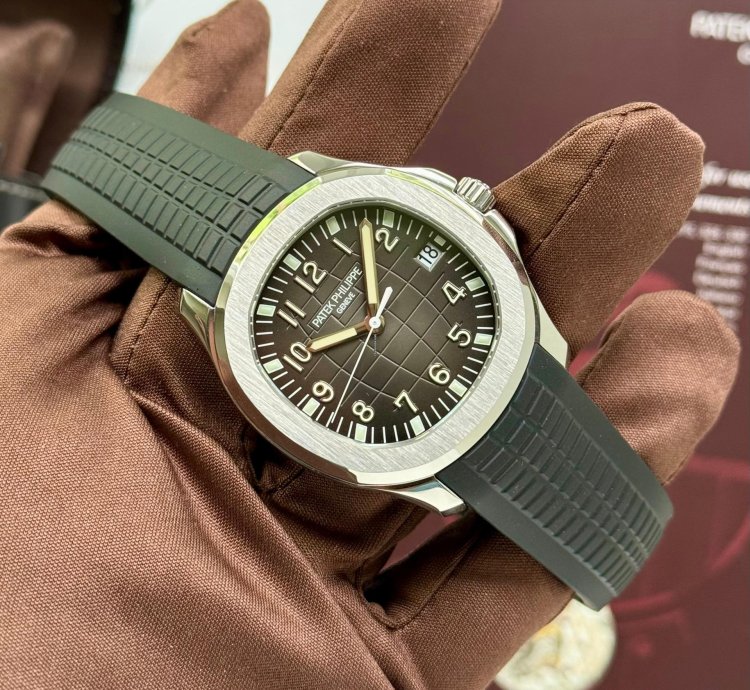 Patek Philippe Aquanaut Ref 5167 2008 Box And Extract Mint