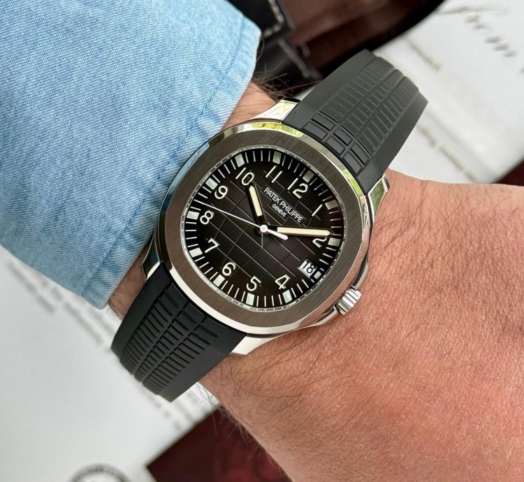 Patek Philippe Aquanaut Ref 5167 2008 Box And Extract Mint