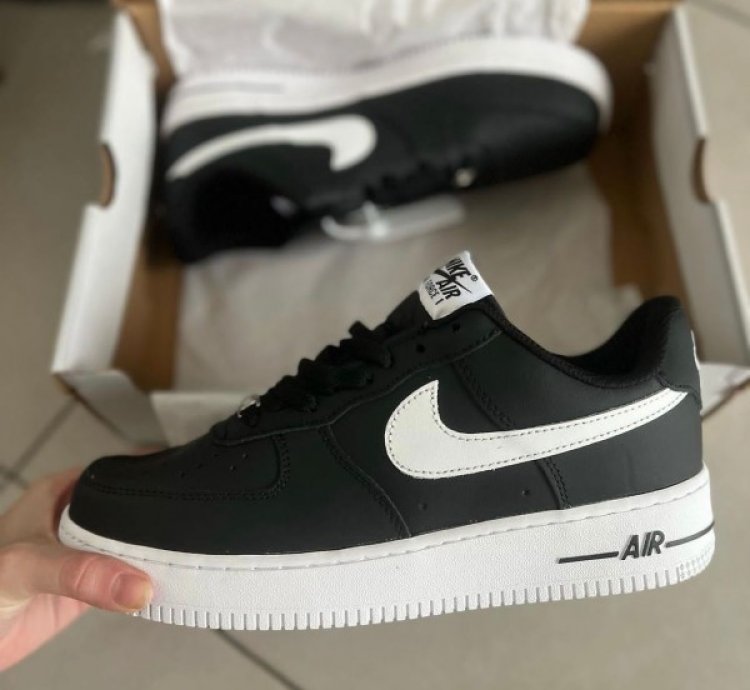 Nike Air Force 1 07 Black White Sneakers