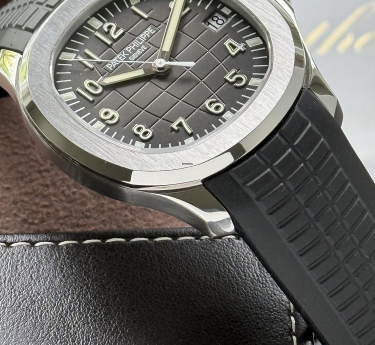 Patek Philippe Aquanaut Ref 5167 2008 Box And Extract Mint