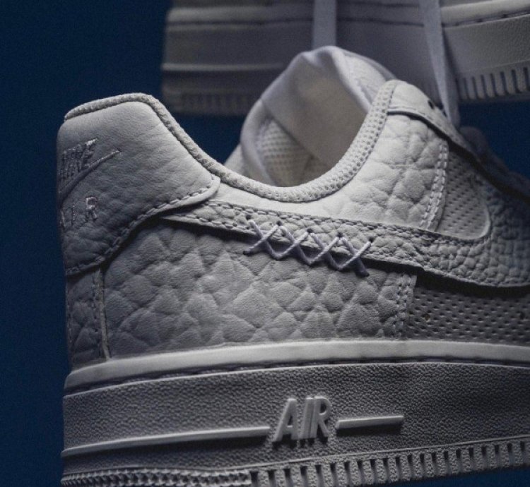 Nike Air Force 1 07 Textured White Sneakers