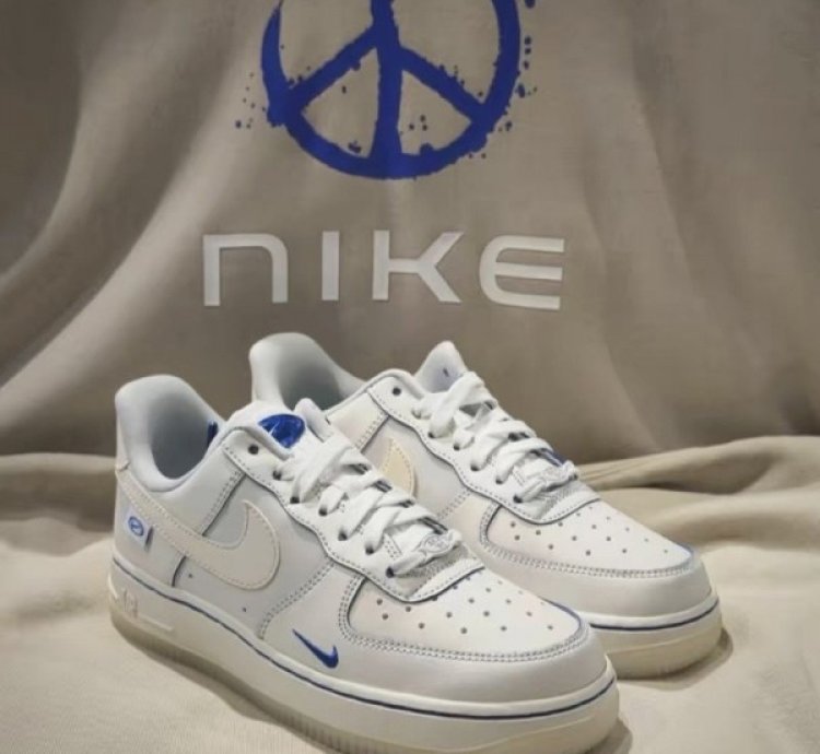 Nike Air Force 1 07 Water Line Sneakers