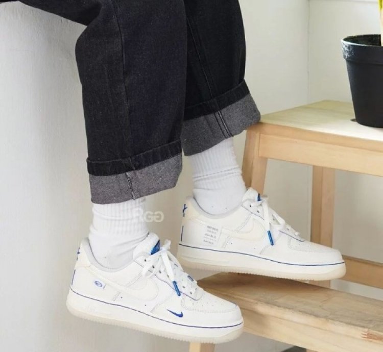 Nike Air Force 1 07 Water Line Sneakers