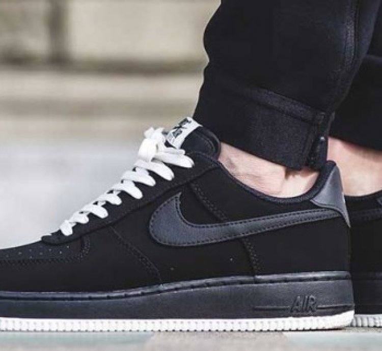 Nike Air Force 1 Full Black White Sneakers