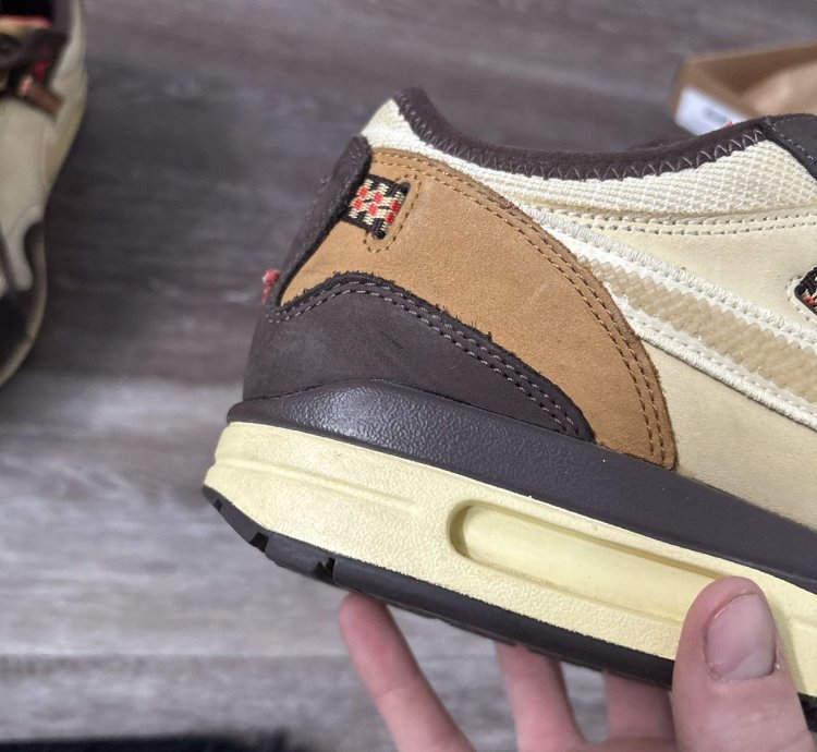 Travis Scott Air Max 1 Brown