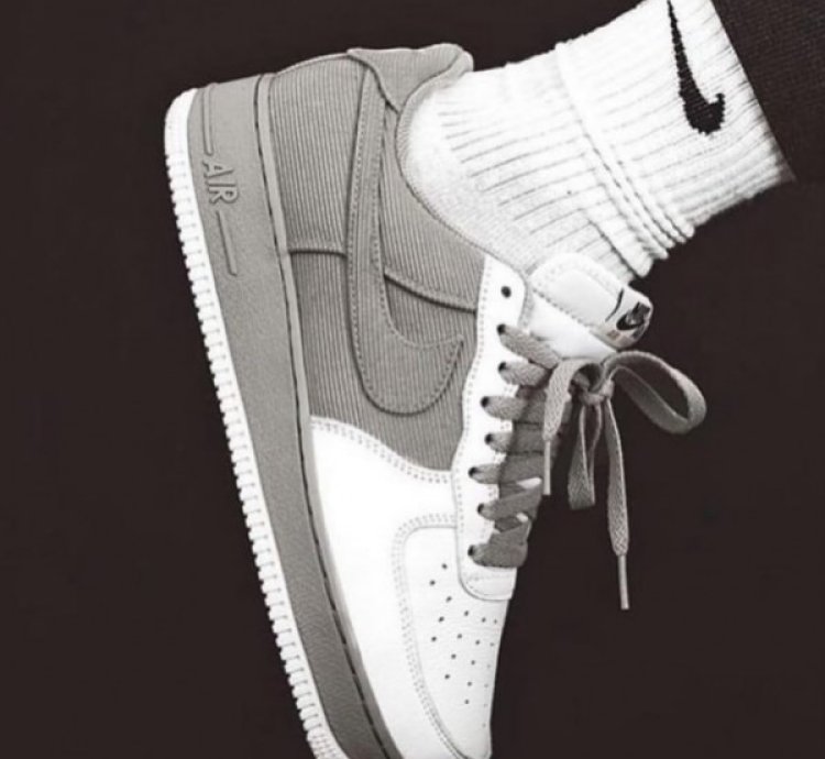 Nike Air Force 1 Low Prm Velvet Crown Sneakers