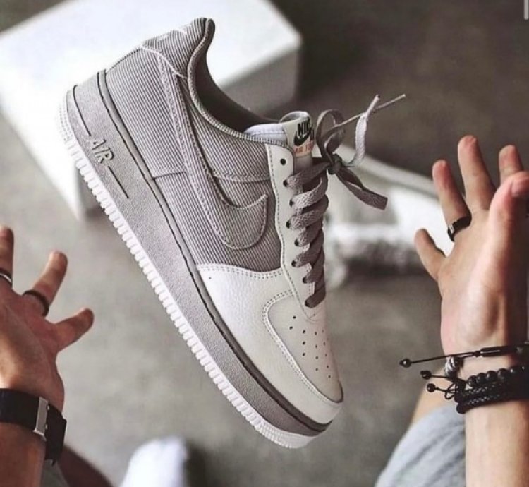 Nike Air Force 1 Low Prm Velvet Crown Sneakers