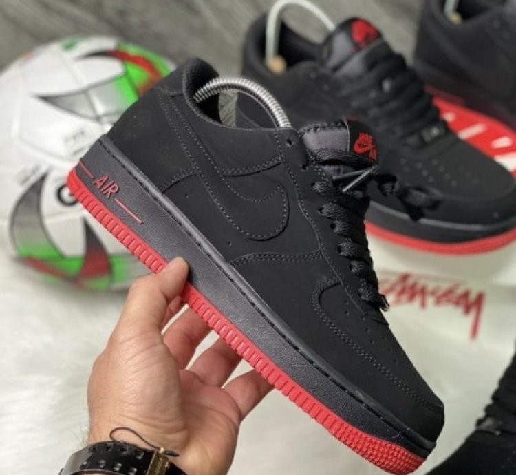 Nike Air Force 1 Low University Black Red Sneakers