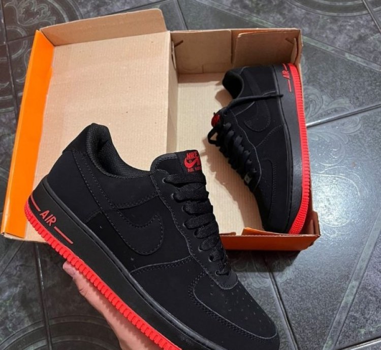 Nike Air Force 1 Low University Black Red Sneakers