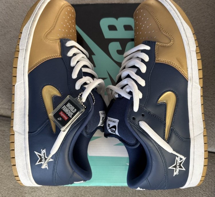 Nike Supreme Sb Dunk Low Og Jewel