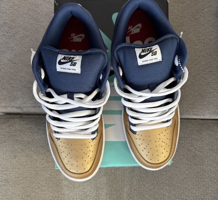 Nike Supreme Sb Dunk Low Og Jewel