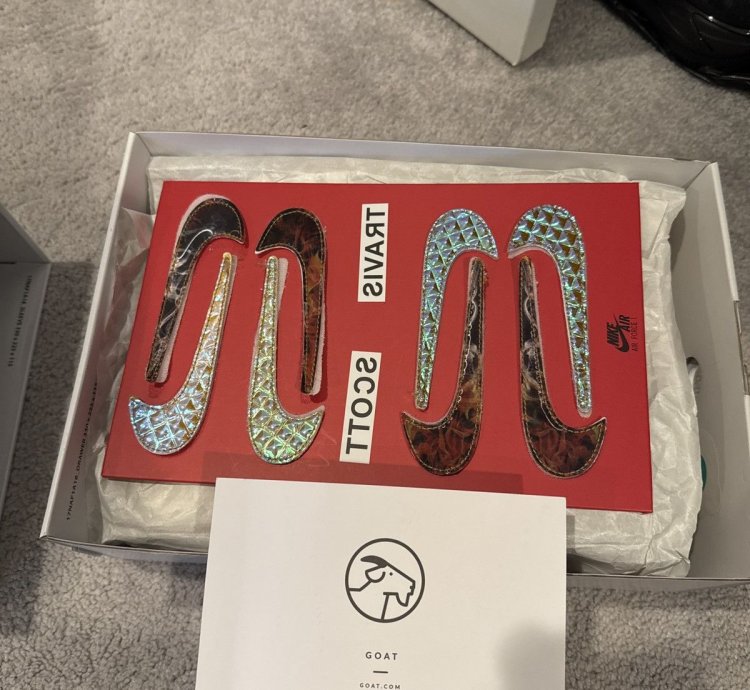 Travis Scott Airforce 1 white