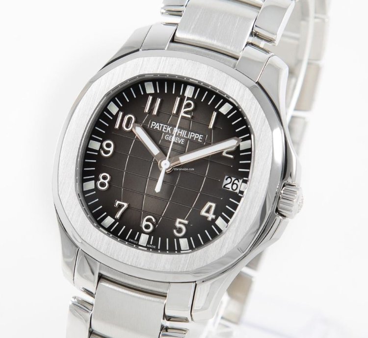 Patek Philippe Aquanaut Serviced 01 2020 Perfect Condition 1st Hand Watch Box Papers