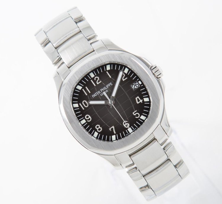 Patek Philippe Aquanaut Serviced 01 2020 Perfect Condition 1st Hand Watch Box Papers