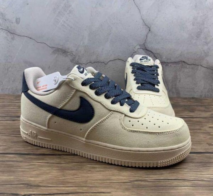 Nike Air Force 1 Stussy Beige Sneakers