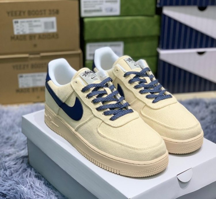Nike Air Force 1 Stussy Beige Sneakers