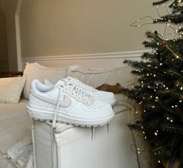 Nike Air Force 1 Summit White Light Bone Sneakers