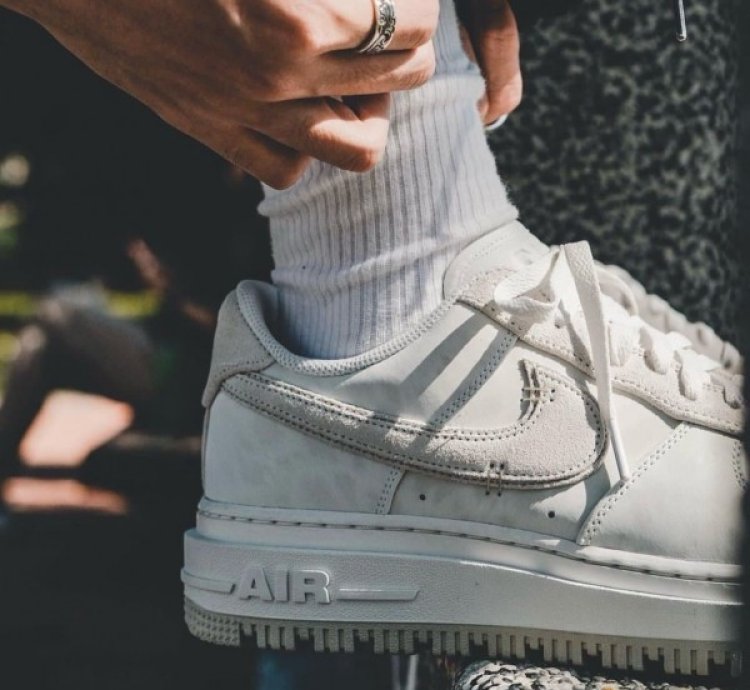 Nike Air Force 1 Summit White Light Bone Sneakers