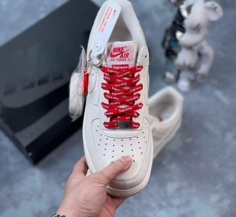 Nike Air Force 1 X Supreme Cream Red Sneakers