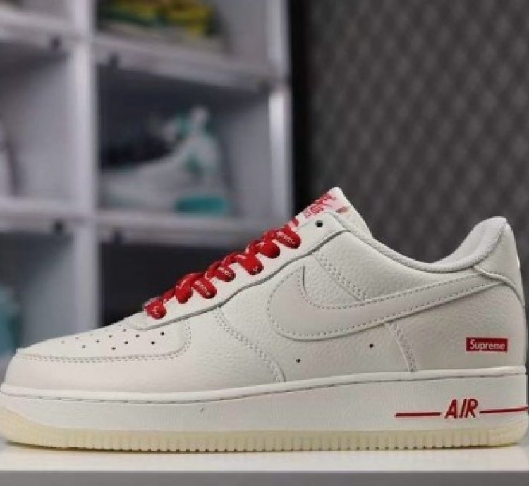 Nike Air Force 1 X Supreme Cream Red Sneakers