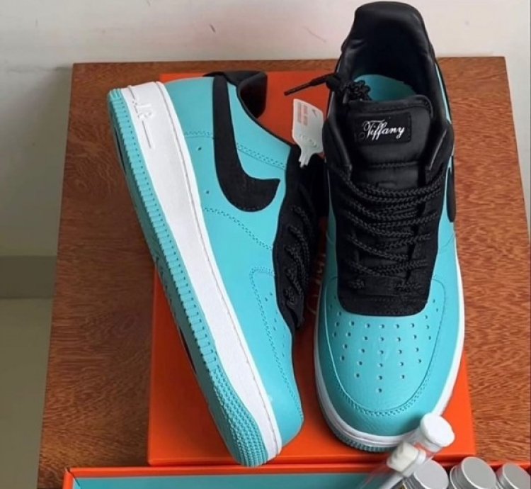 Nike Air Force 1 X Tiffany Sneakers Semi Ua