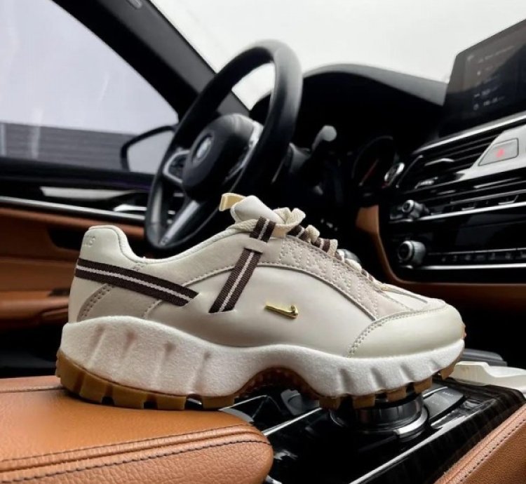 Nike Air Humara Lx Jacquemus Light Bone Gold Sneakers