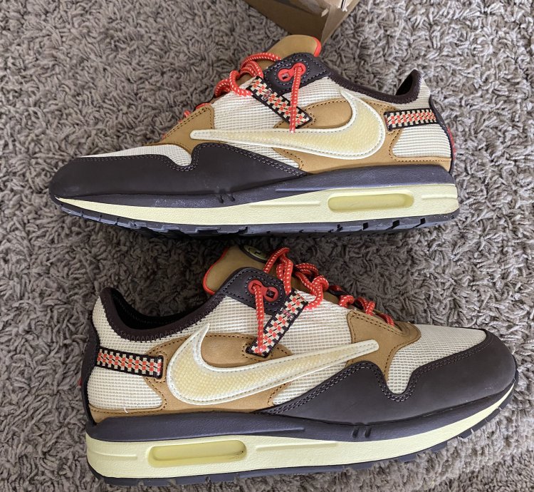 Nike Travis Scott Air Max 1 Baroque Brown