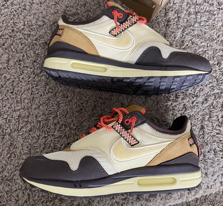 Nike Travis Scott Air Max 1 Baroque Brown