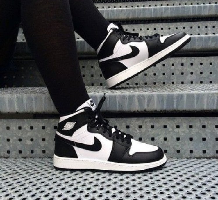 Nike Air Jordan 1 Black White Basketball Sneakers Semi Ua