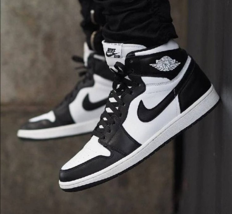 Nike Air Jordan 1 Black White Basketball Sneakers Semi Ua
