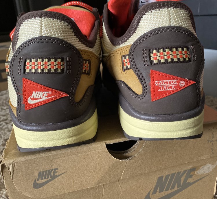 Nike Travis Scott Air Max 1 Baroque Brown
