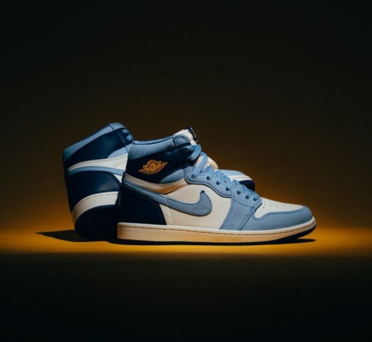 Nike Air Jordan 1 High First In Flight Basketball Sneakers