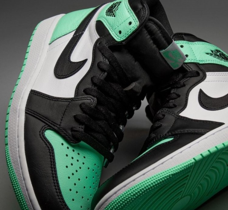 Nike Air Jordan 1 High Green Glow Basketball Sneakers Semi Ua