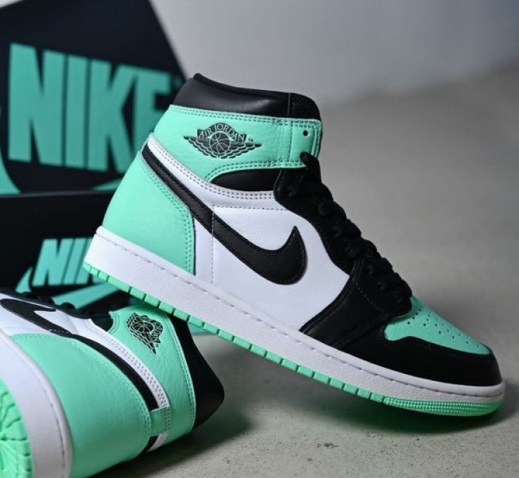 Nike Air Jordan 1 High Green Glow Basketball Sneakers Semi Ua
