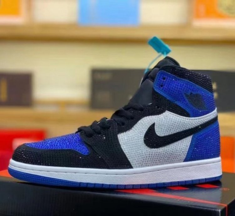 Nike Air Jordan 1 High Royal Blue Diamond Basketball Sneakers