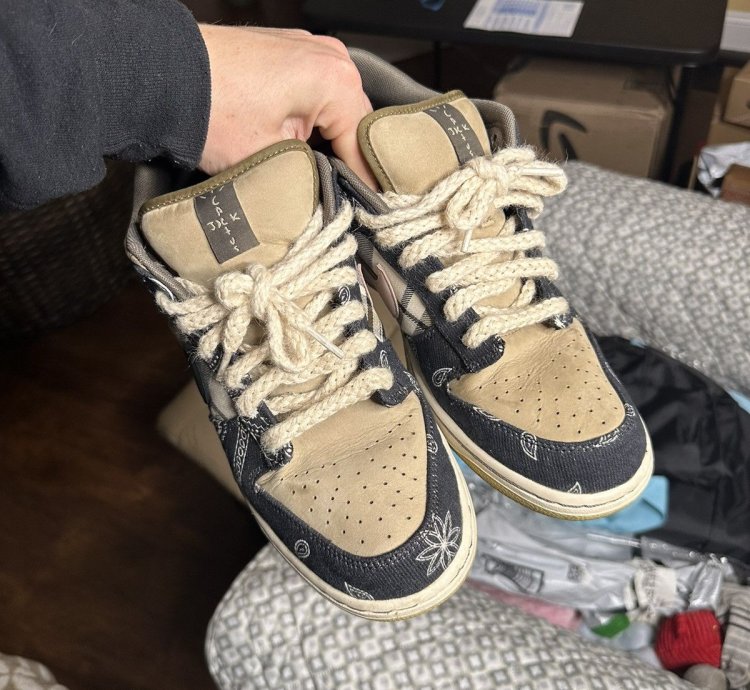 Travis Scott Nike Sb Dunk