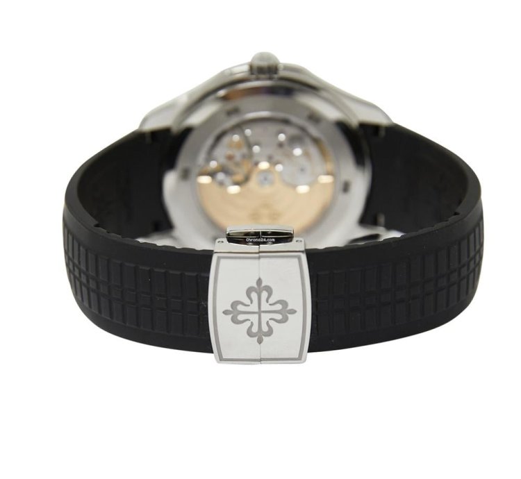 Patek Philippe Aquanaut Stainless Steel Black Dial Complete Set Mint 2022