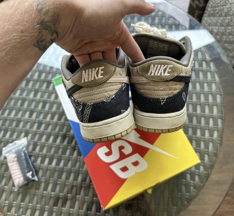 Travis Scott Nike Sb Dunk