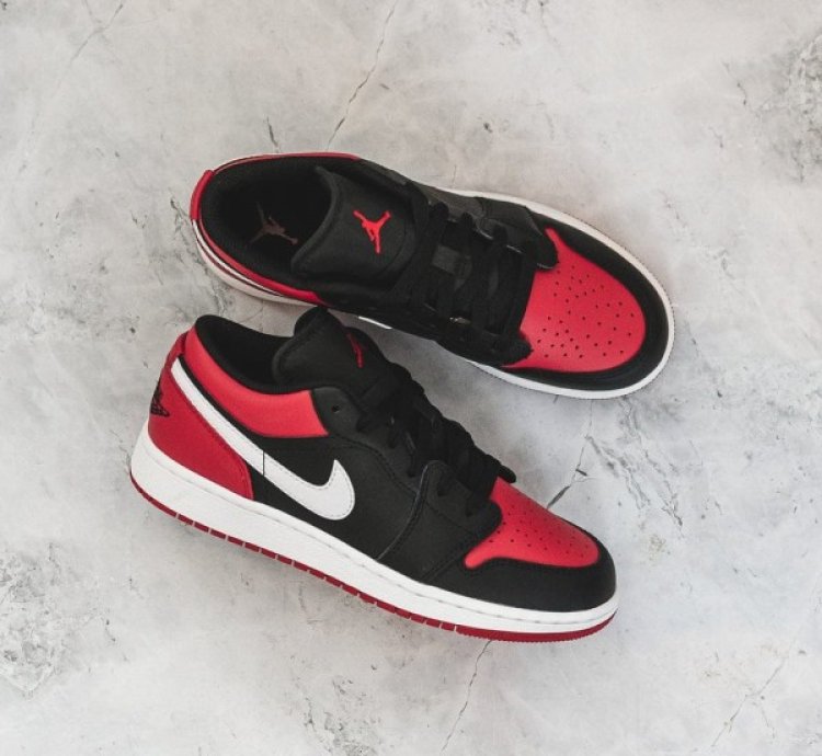 Nike Air Jordan 1 Low Alternate Bred Toe Basketball Sneakers
