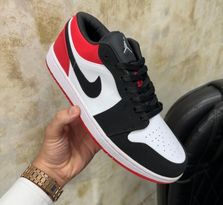 Nike Air Jordan 1 Low Black Toe Basketball Sneakers