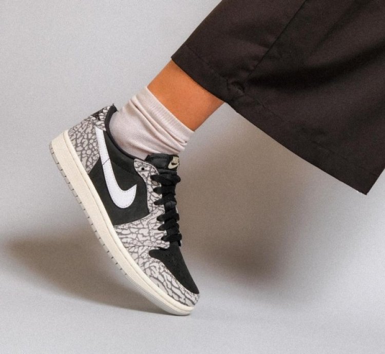 Nike Air Jordan 1 Low Elephant Print Basketball Sneakers