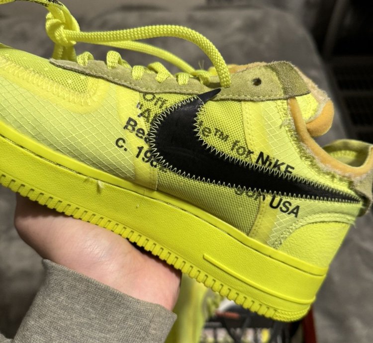 Off White