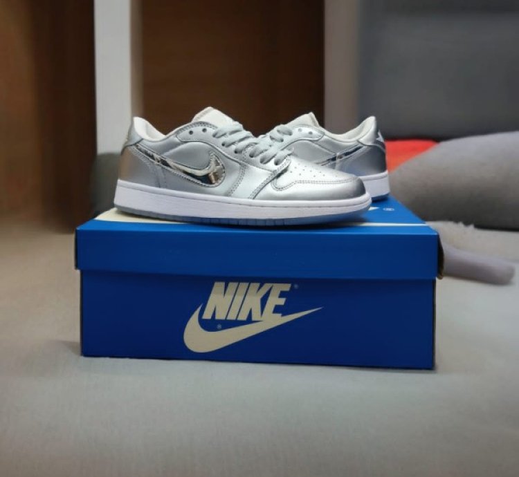 Nike Air Jordan 1 Low Golf Gift Giving Sneakers Semi Ua