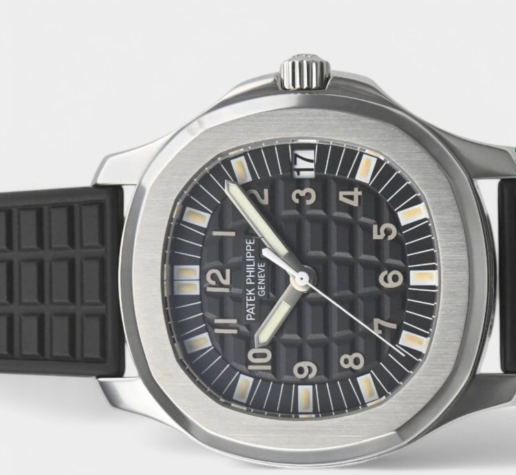 Patek Philippe Aquanaut Steel Black Automatic Date 39 3x37mm Vintage 5065a-001