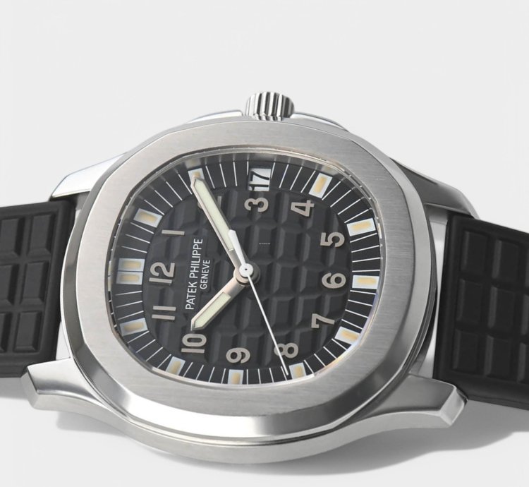 Patek Philippe Aquanaut Steel Black Automatic Date 39 3x37mm Vintage 5065a-001