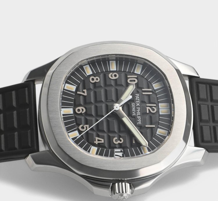 Patek Philippe Aquanaut Steel Black Automatic Date 39 3x37mm Vintage 5065a-001