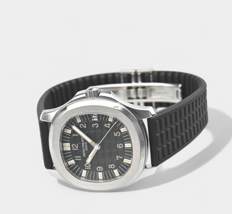 Patek Philippe Aquanaut Steel Black Automatic Date 39 3x37mm Vintage 5065a-001