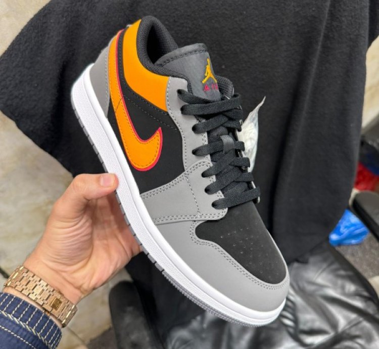 Nike Air Jordan 1 Low Se Vivid Orange Basketball Sneakers