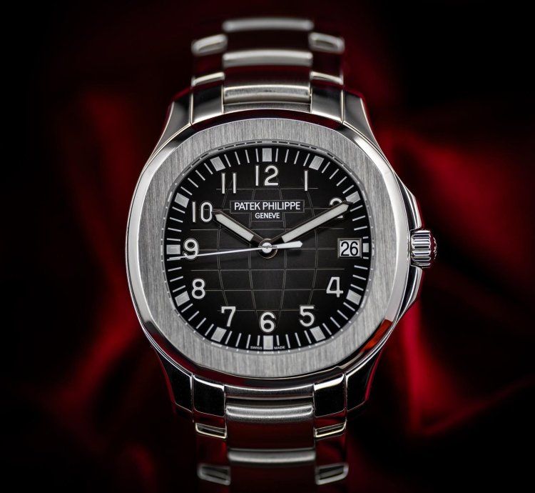 Patek Philippe Aquanaut Steel Black Dial 40mm Mint Box Papers 5167 1a-001