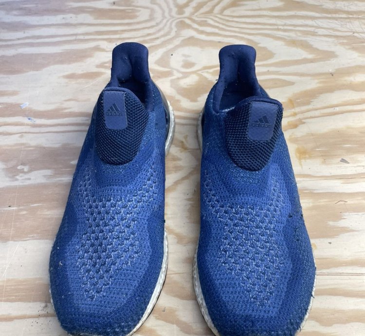 Ultraboost 2 0 Collegiate Navy uncaged